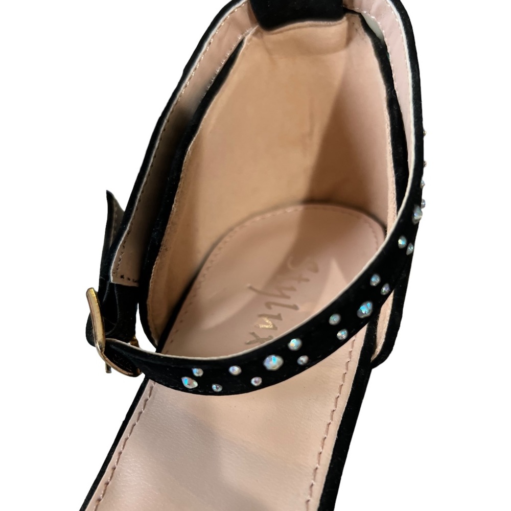 🥳 2 for $15 🥳 NWOT Styluxe Black Embellished Strap Sandal Flats Sz 7.5 - Picture 3 of 5